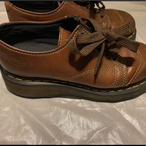 brown vintage doc martens oxfords dr. martens size 5 can DEFINITELY fit size 6